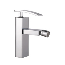 2019 promotional single handle chrome plating brass toilet bidet faucet with soft water